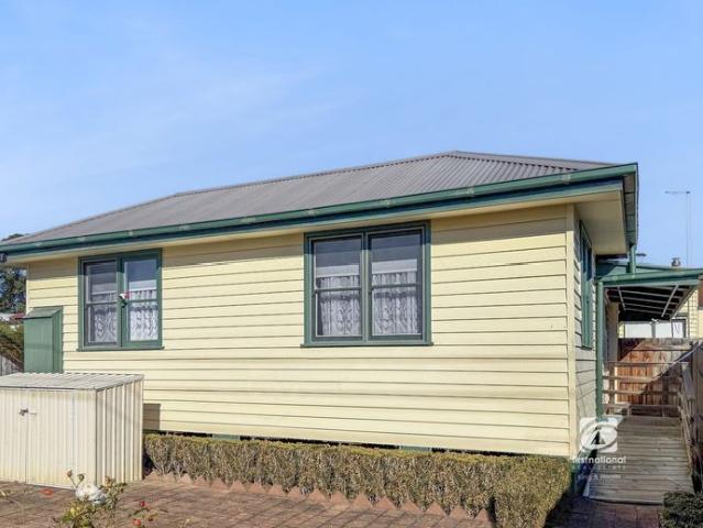 LOW MAINTENANCE COASTAL LIVING