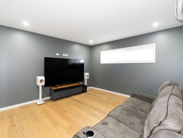 Low Maintenance Coastal Living Walk to a Private Beach in Bargara Headlands