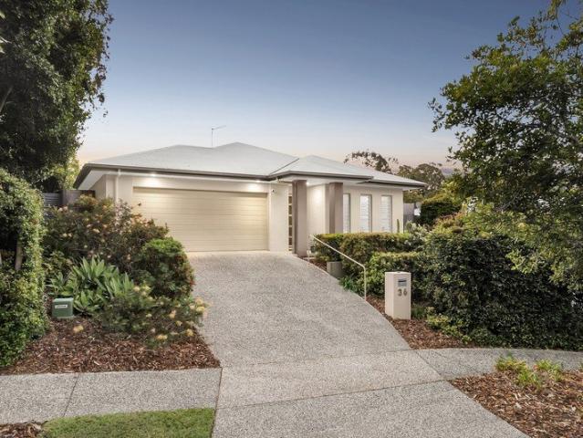 Low Maintenance Coastal Living with a Peaceful Golf Course Backdrop