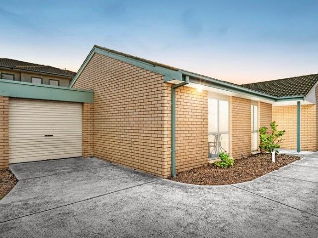 Stand Alone single level residence with NO BODY CORP