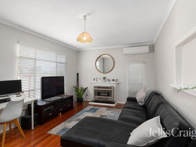Low Maintenance Comfort, Perfectly Placed