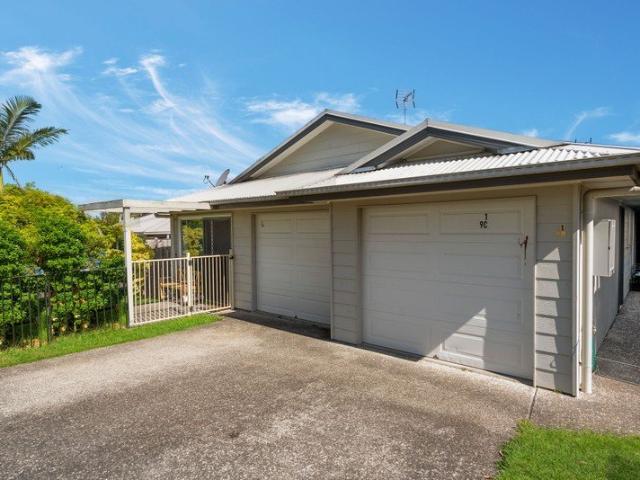 Low Maintenance & Convenient Unit in a Fantastic Location!
