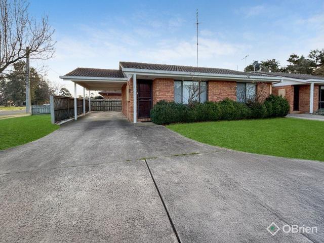 LOW MAINTENANCE, CONVENIENT LOCATION AVAILABLE NOW