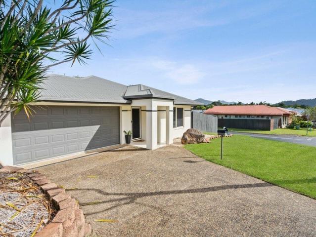 Low Maintenance Corner Living in Sought After Parkridge