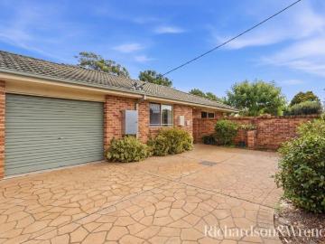 Low Maintenance, Central Location, Lifestyle Living