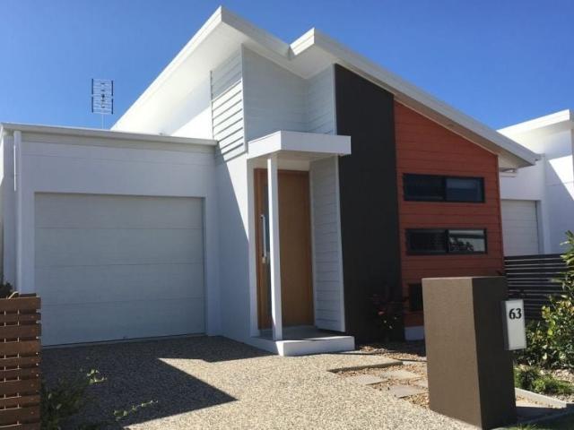 Low Maintenance and Modern Home!