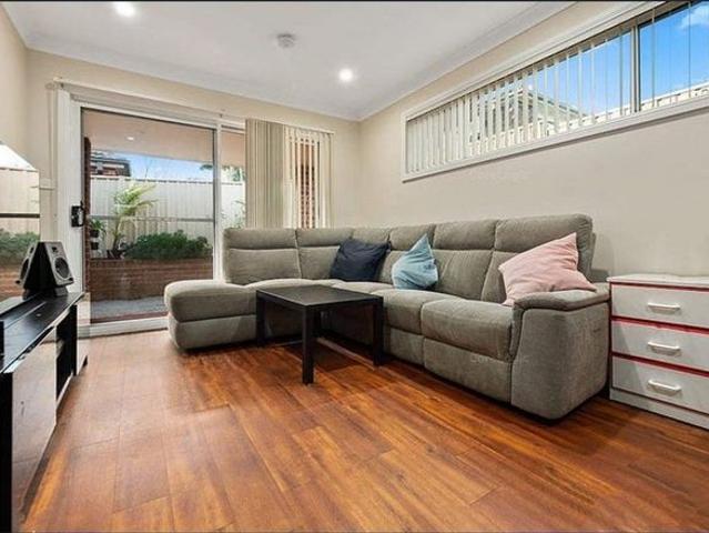 LOW MAINTENANCE AND GREAT LOCATION