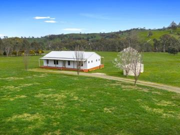 Low Maintenance and Picturesque Lifestyle