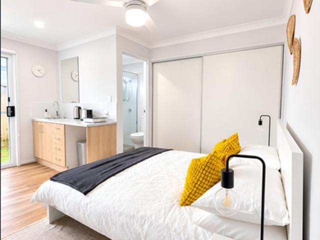 LOW MAINTENANCE, AFFORDABLE LIVING PRIVATE AND SECURE ROOM IN A NEW SHARED HOUSE INTERNET & BILLS INCLUDED! MULTIPLE ROOMS AVAILABLE!