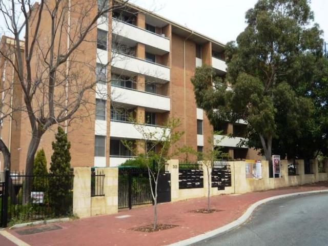 Low Maintenance Apartment in Amazing Location