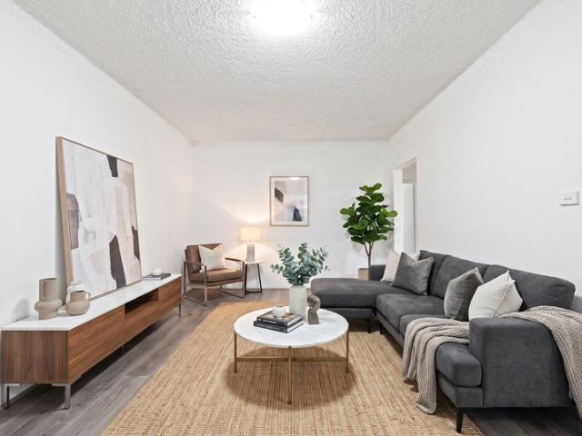 Low maintenance apartment in prime buzzing address