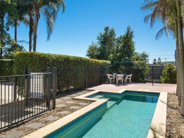 Low Maintenance Apartment in Secure Complex