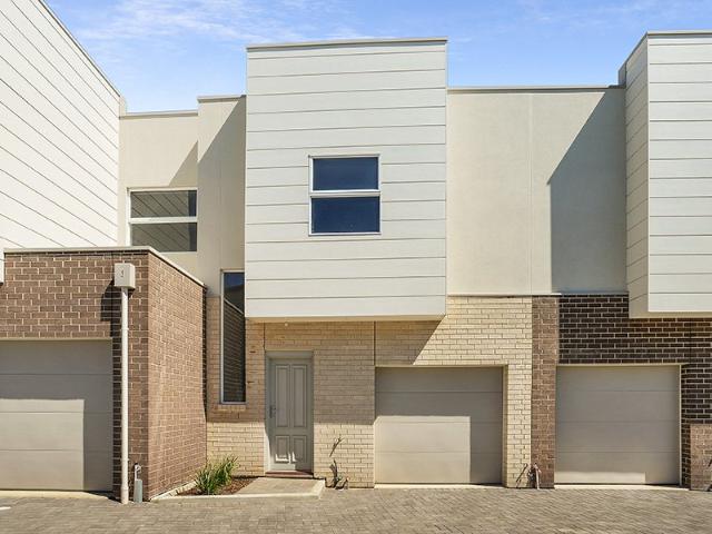 Low maintenance beachside living!