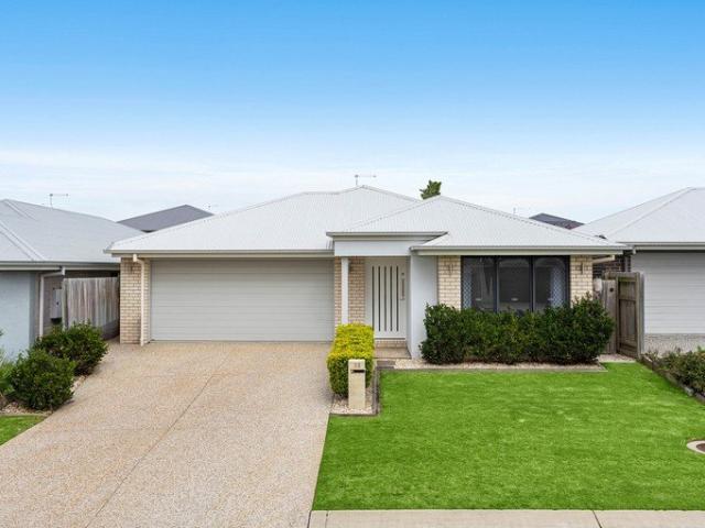 Low maintenance gem. Modern & stylish. Move in ready