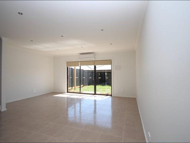 Low Maintenance & Great Location!
