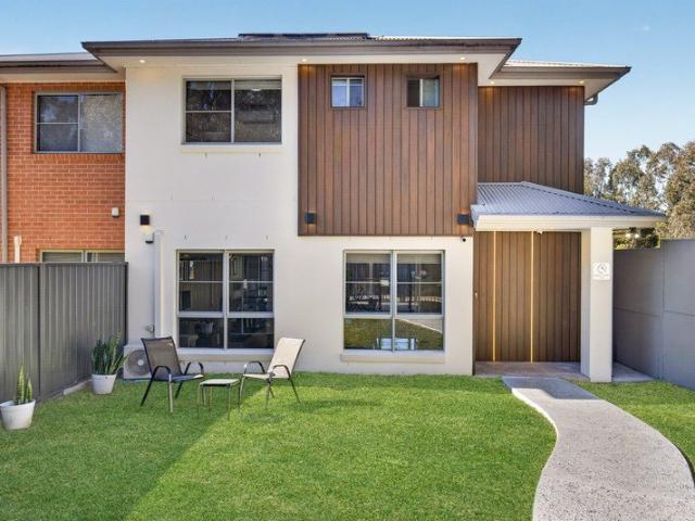 No Strata Fees, Low Maintenance Entertainer