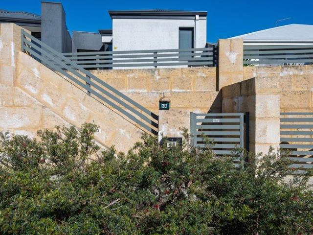 LOW MAINTENANCE EASY CARE LIVING NO STRATA FEES