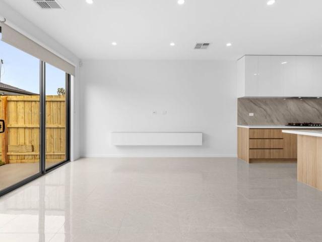 Low Maintenance Elegance and Bright Open Interiors on Aquamarine Drive