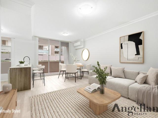 Low Maintenance Executive Apartment in Central Location