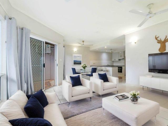 Low Maintenance Executive Townhouse in a Prime City Fringe Location