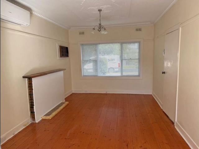 Low maintenance family home!