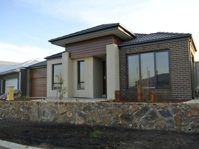 LOW MAINTENANCE FAMILY HOME