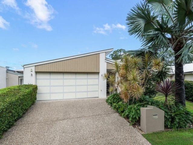 LOW MAINTENANCE FAMILY HOME CLOSE TO PARK