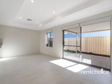 Low maintenance family house with ample storage!