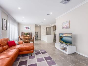 Lara, Greater Geelong, Victoria - Parking