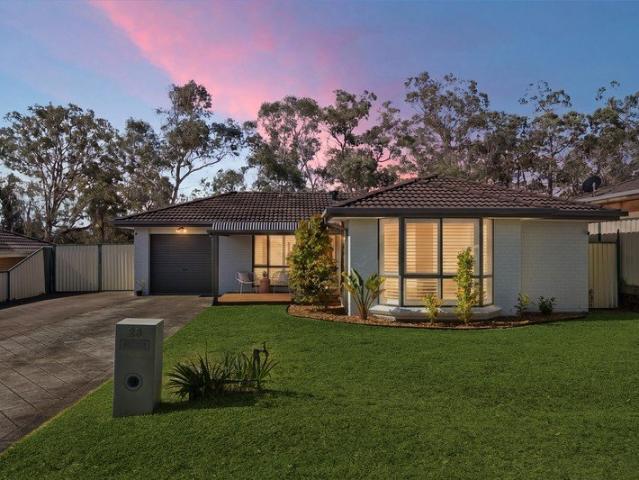 Low maintenance family living in ultra quiet locale