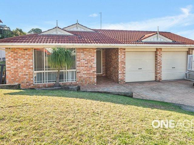 LOW MAINTENANCE FAMILY LIVING IN A CONVENIENT ALBION PARK POCKET