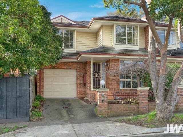 Low Maintenance Family Living in a Quiet Box Hill South Location