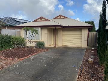 Low Maintenance Family Living in a Sought After Location