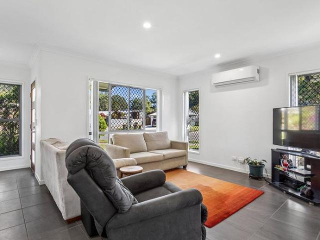 Low Maintenance Family Living in Convenient Forest Glen Location