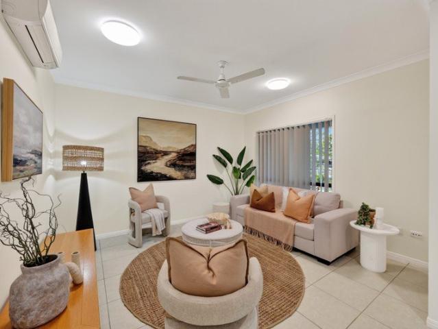Low Maintenance Family Living in Sought After Kalynda Chase