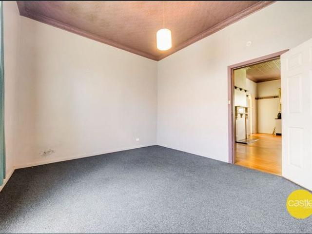Low Maintenance Flat Short Walk To CBD