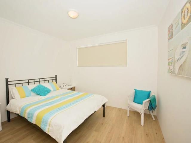 Low maintenance, furnished beauty for 6 months!