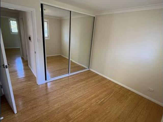 Low Maintenance Home Walk to Shops & Public Transport