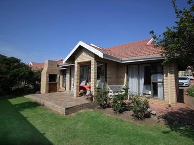 low maintenance home walking dista.