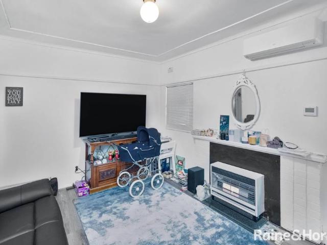 LOW MAINTENANCE HOME WITH POWERED SHED