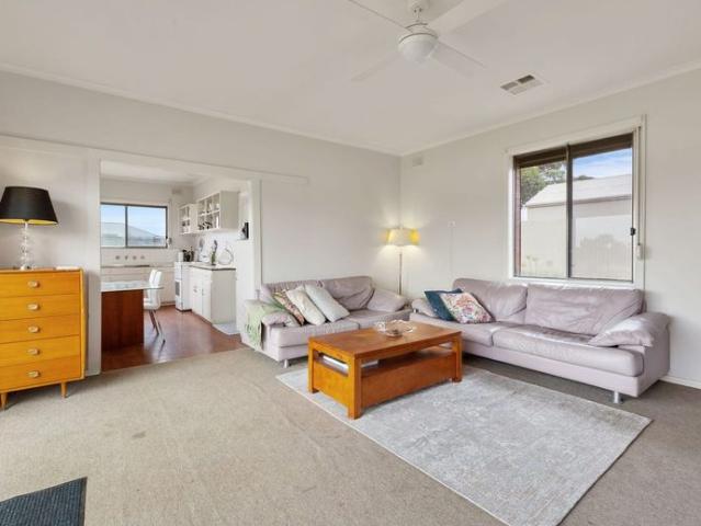 Low maintenance home close to everything
