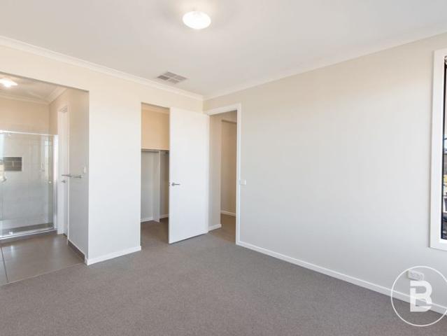 LOW MAINTENANCE HOME, HIGH SCHOOL ZONED & LOW MAINTENANCE YARD