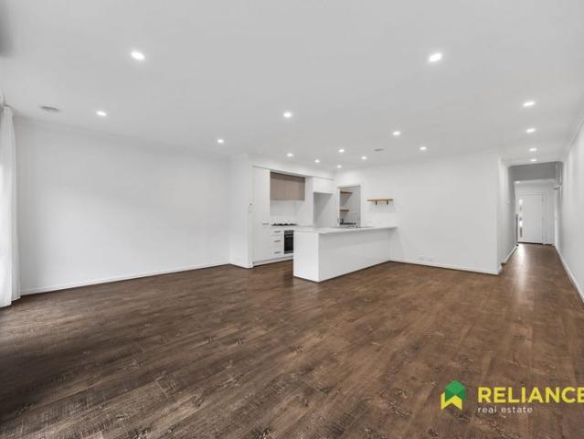 Low Maintenance Home in Upper Point Cook!