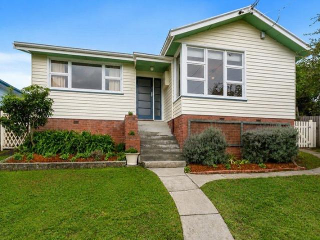 Low Maintenance Home in a Convenient Location!