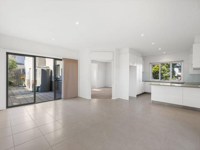 Low maintenance home in Burwood
