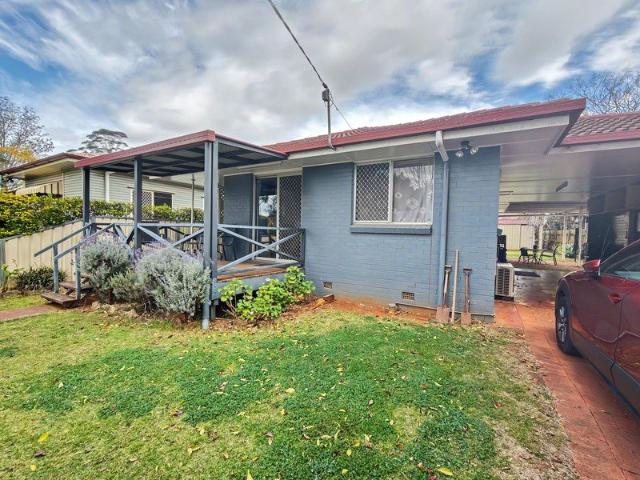 Low Maintenance Home in Comfortable Newtown