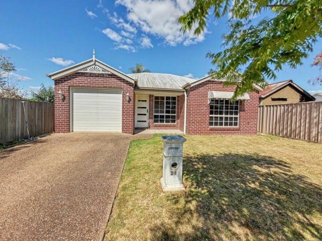 Low Maintenance Home in Convenient Newtown Pocket