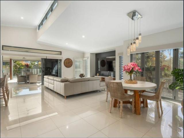 LOW MAINTENANCE HOME IN GATED ESTATE!