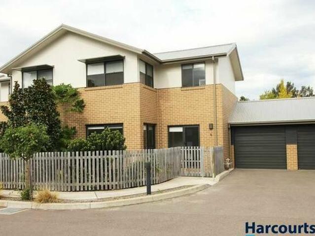 Low Maintenance Home in Prime Location