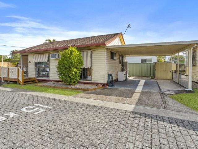 Low Maintenance Home in Sought After Over 50's Village